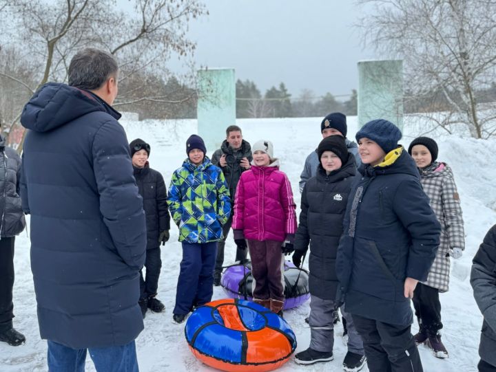 Белгородский губернатор покатался на ватрушках с детьми, отдыхающими в лагере