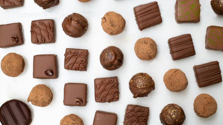 Белгородец украл 94 шоколадных батончика и съел их сам