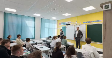 «Доску не видно, учителя не слышно», — белгородские родители рассказали о первом дне смешанного обучения