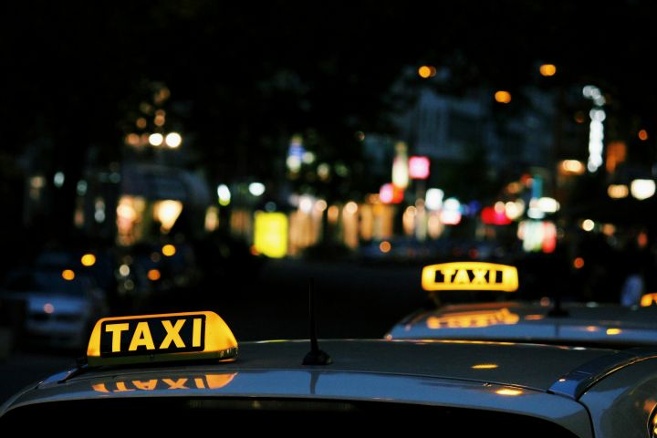 Губкинские таксисты пытались запретить водителям из других муниципалитетов работать на их территории