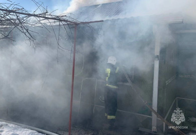 В Белгородской области мужчина и женщина погибли в горящих домах