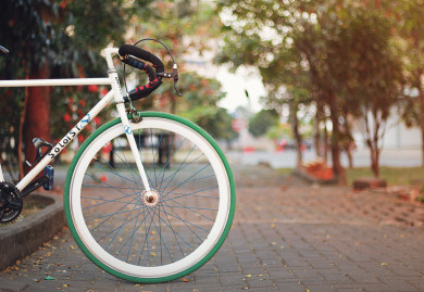 Взрослая белгородка украла велосипед у подростка