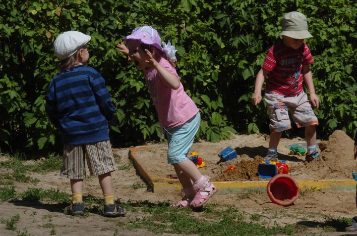 Белгородцы просят увеличить количество мест в дежурных группах детских садов