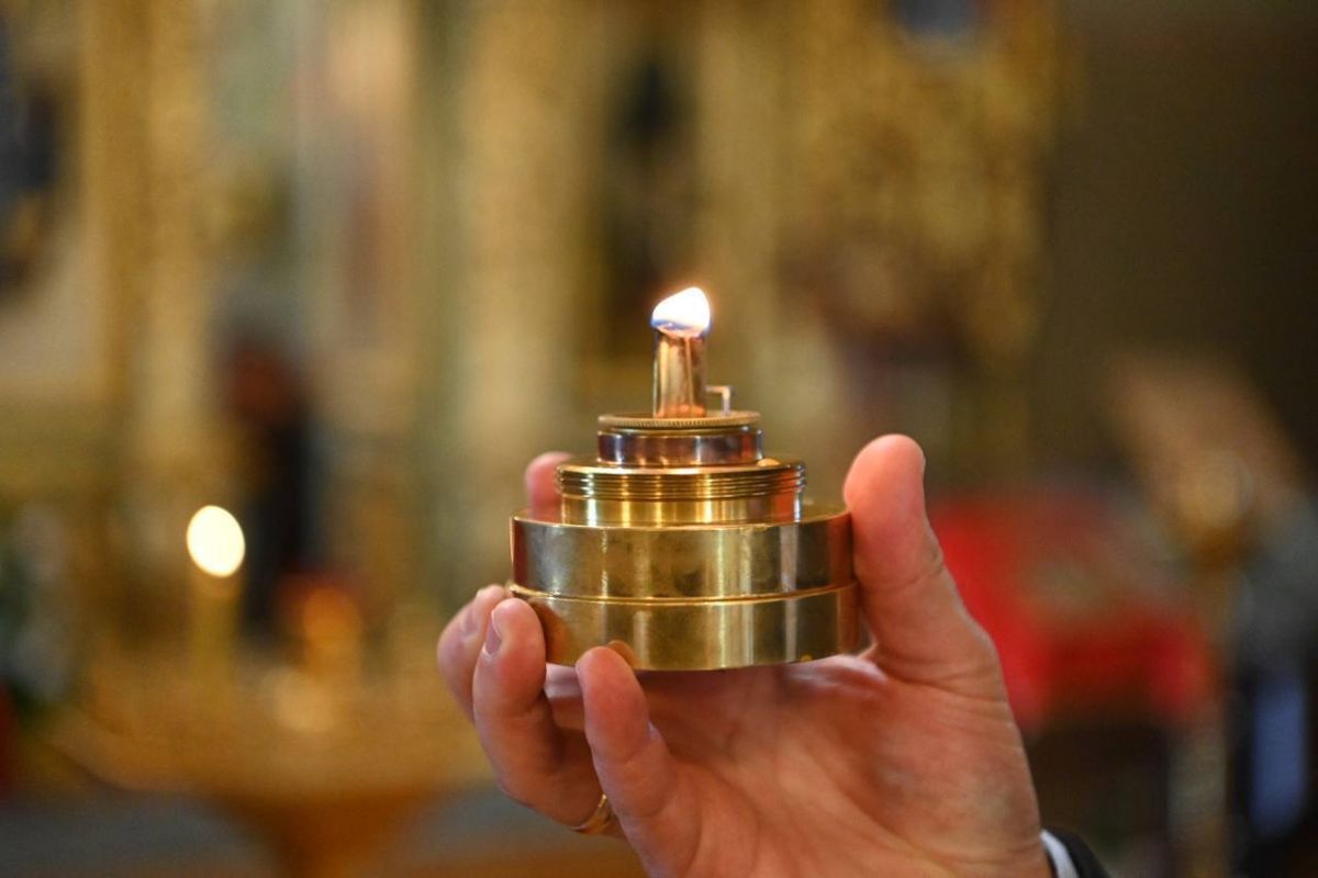 Благодатный огонь доставили в Белгород