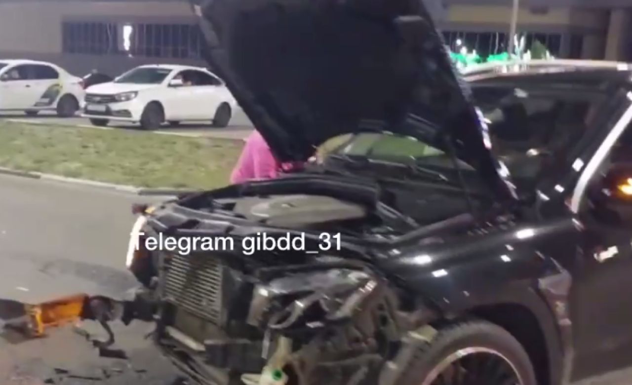 В Старом Осколе девушка-подросток пострадала в столкновении двух машин