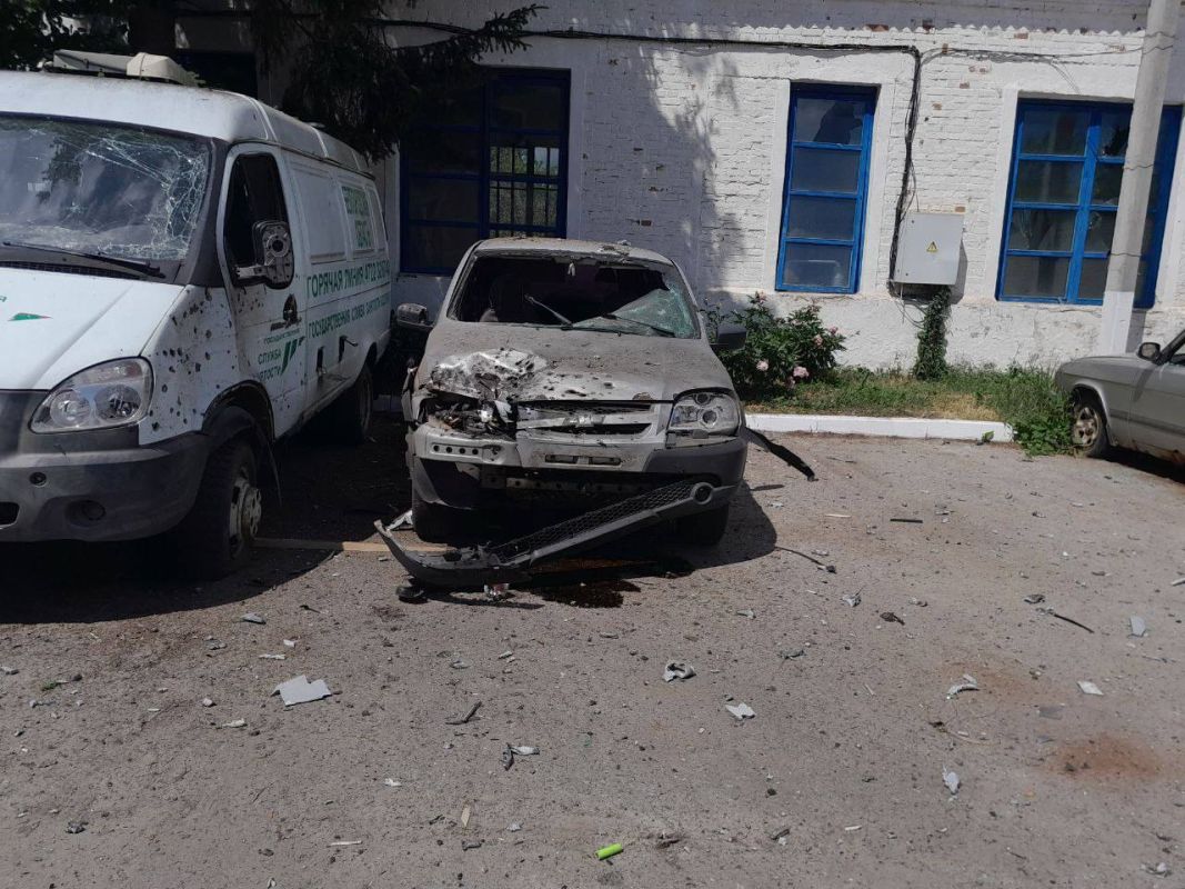 В Грайвороне дрон атаковал здание администрации — пострадал сотрудник