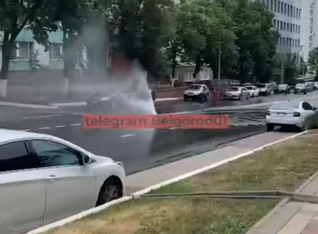 В центре Белгорода из-под земли бьет мощный гейзер