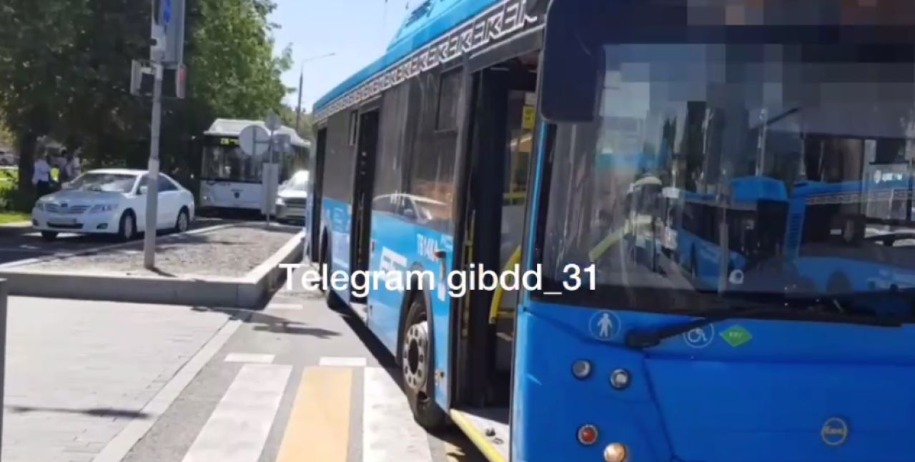 В Белгороде бабушка попала под колеса автобуса