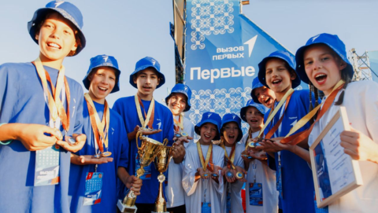 Белгородские школьники научились пилотировать дроны