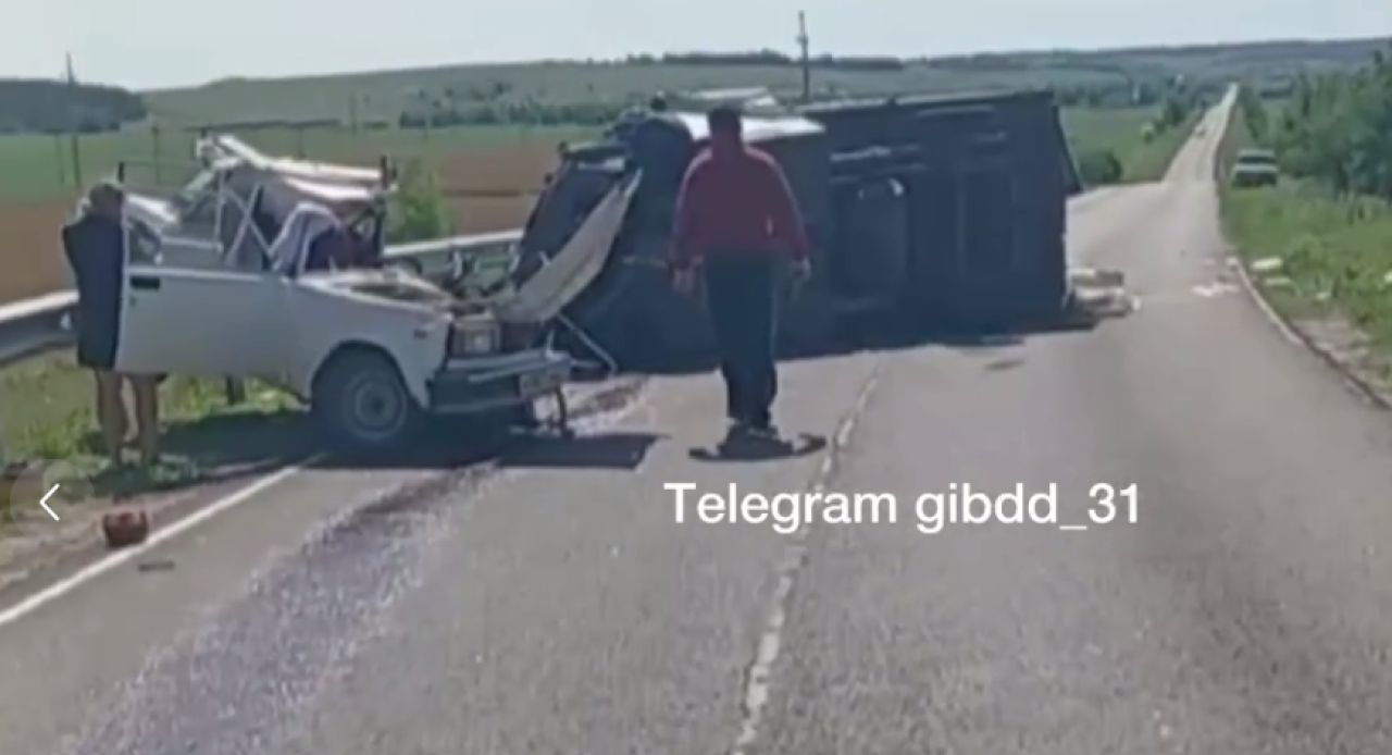 В Белгородской области мужчина погиб в лобовом столкновении с грузовиком