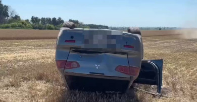 В Белгородской области перевернулась машина с ребенком