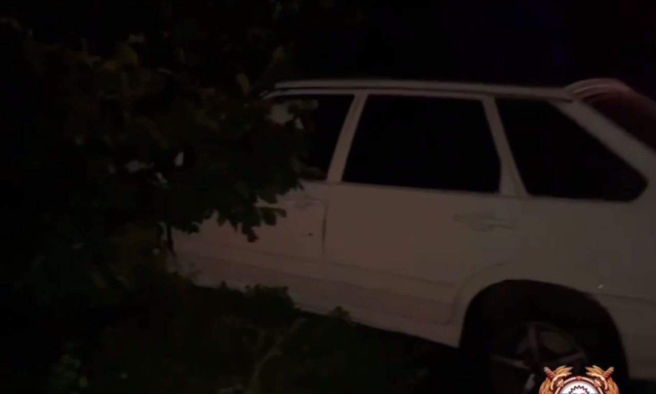 В Бирюче автомобиль влетел в столб