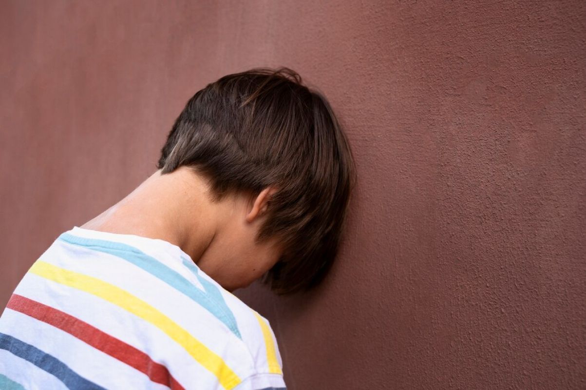 Пьяная многодетная мать заставила 11-летнего сына выпить стакан чистящего средства