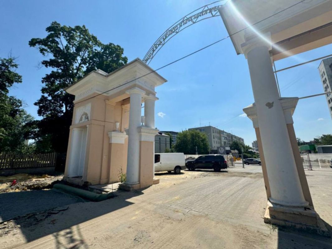 В Белгороде заработал фонтан «Кувшинка»