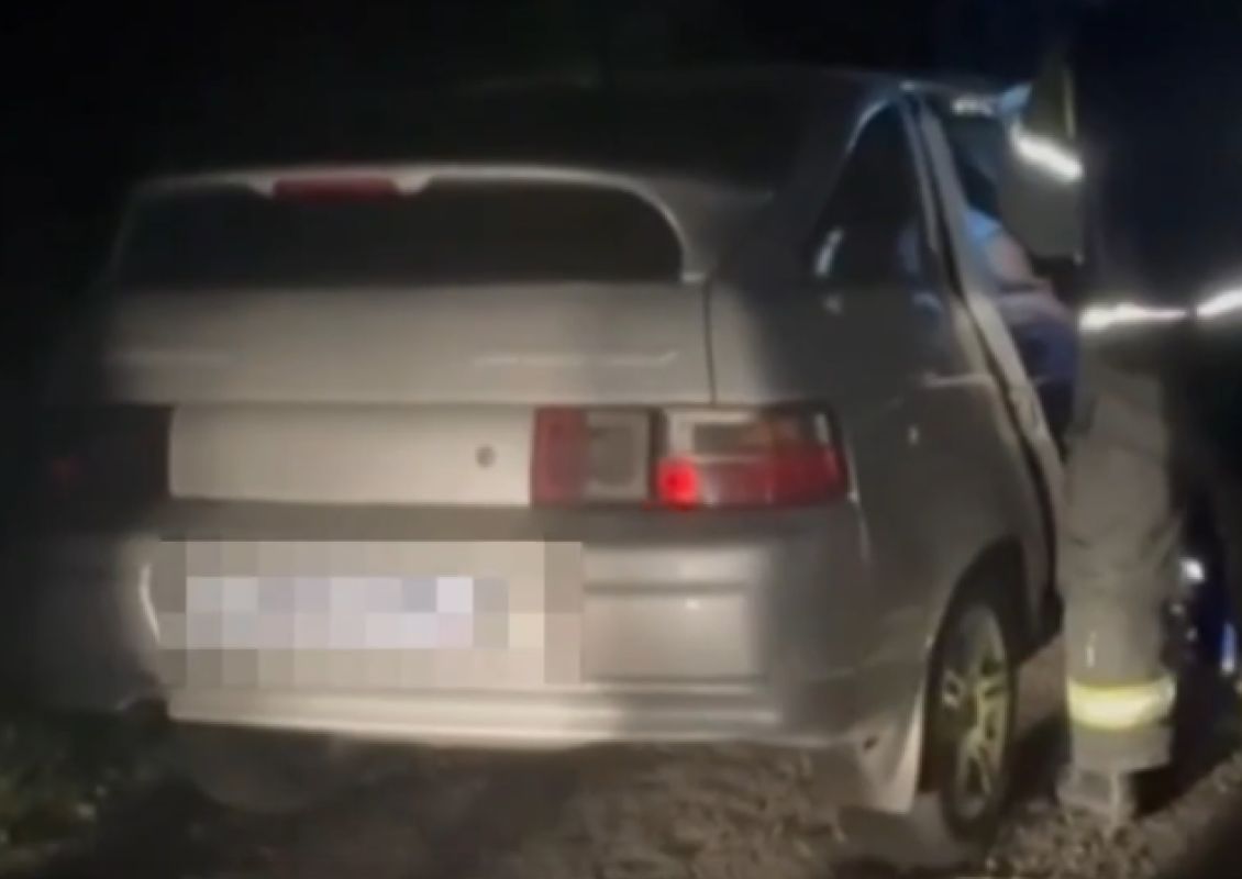 В Белгородской области двое взрослых и ребенок выжили в аварии с трактором