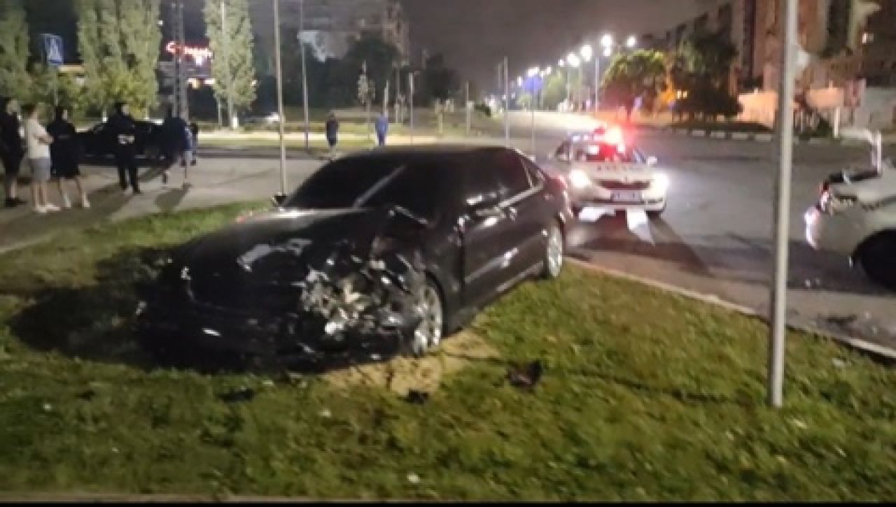 Компания молодежи пострадала в столкновении двух машин в Старом Осколе