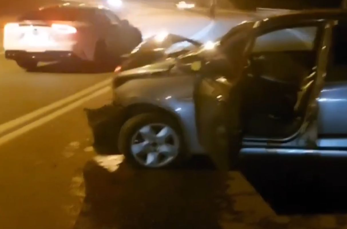 В Белгороде две иномарки столкнулись при неудачном развороте