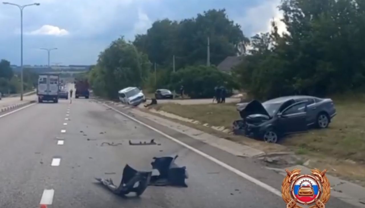 Три человека пострадали в массовом ДТП в Белгородской области
