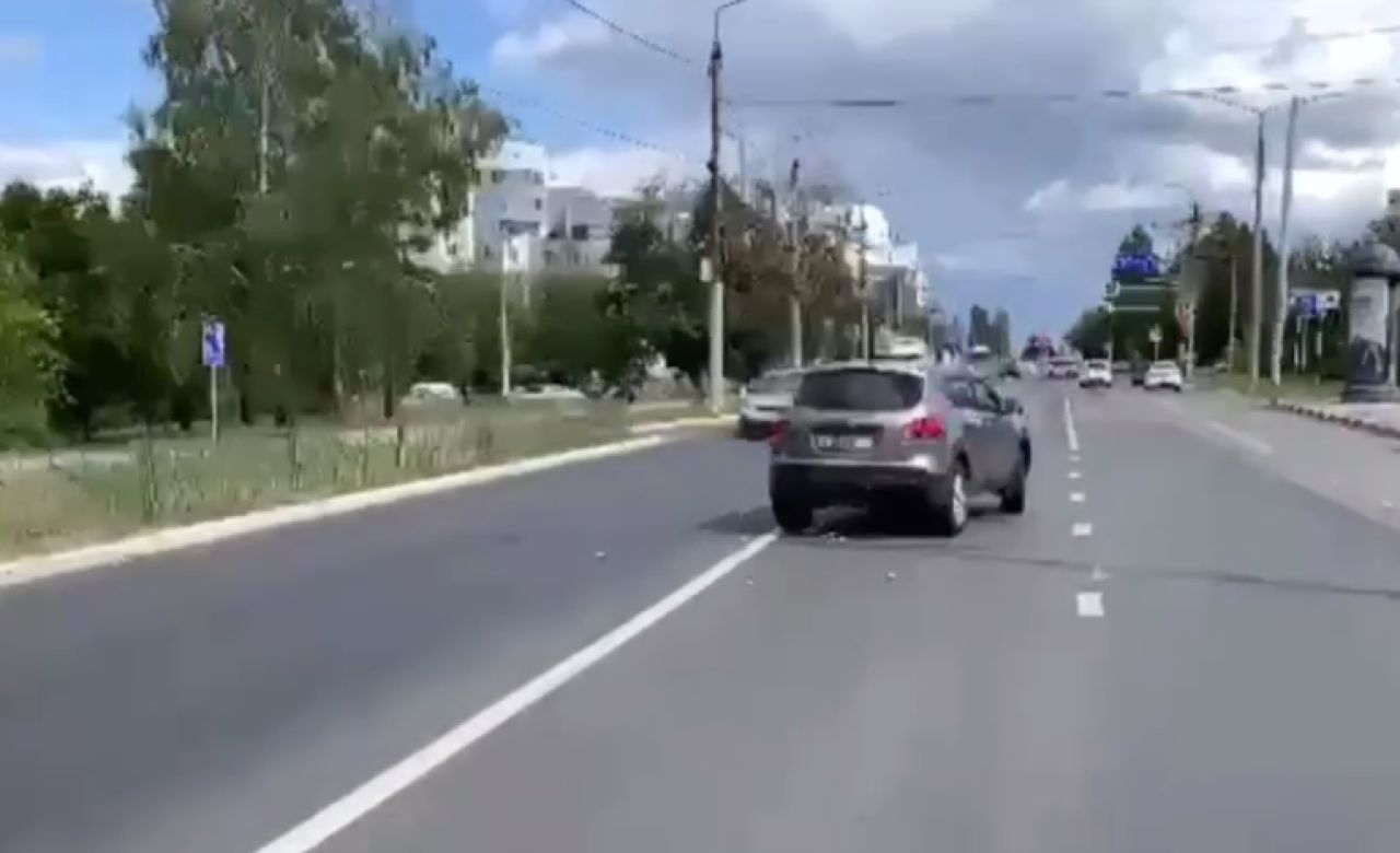 В Белгороде внедорожник сбил женщину на пешеходном переходе