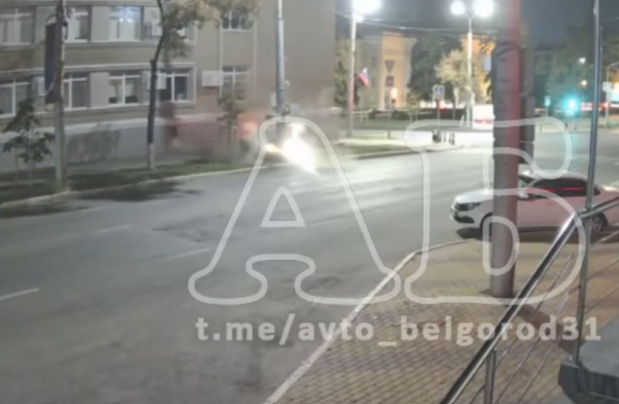 В Белгороде громкое ДТП с компанией молодежи записала уличная камера