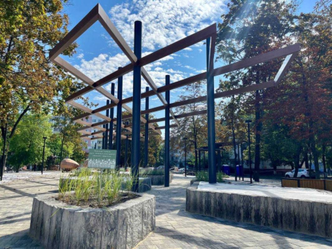 В Белгороде близится к&nbsp;финалу благоустройство сквера на&nbsp;пересечении улиц Мичурина и&nbsp;Попова