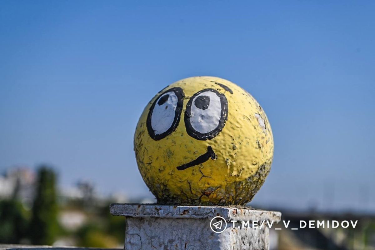 В Белгороде остановят пешеходное движение по мосту со смайлами