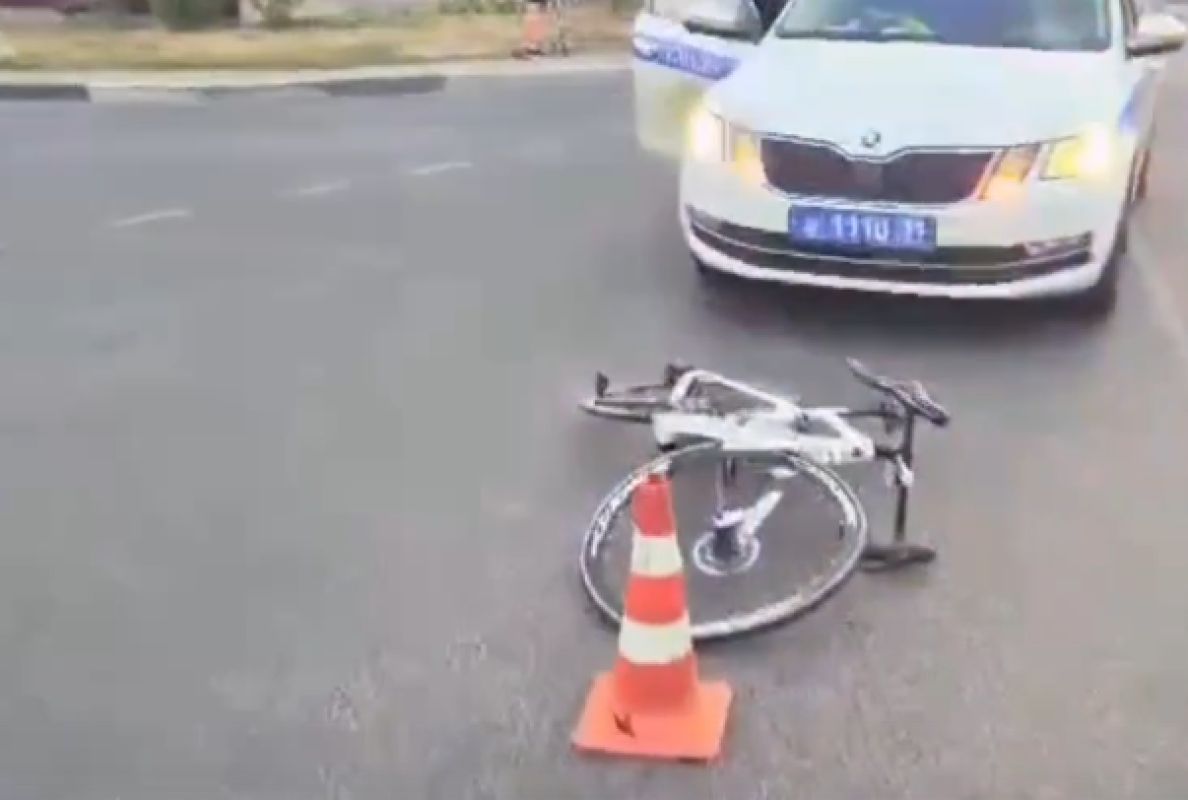 В Губкине китайский кроссовер сбил велосипедиста