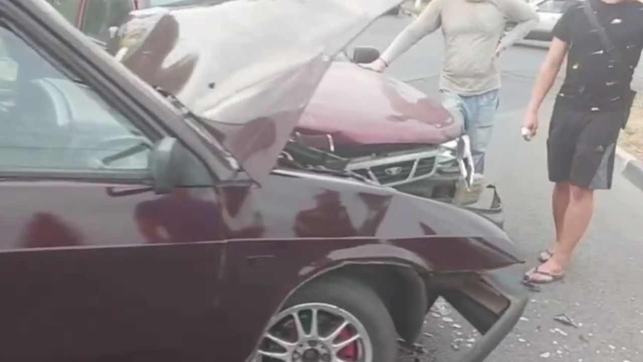 Два человека пострадали в тройном ДТП в Старом Осколе