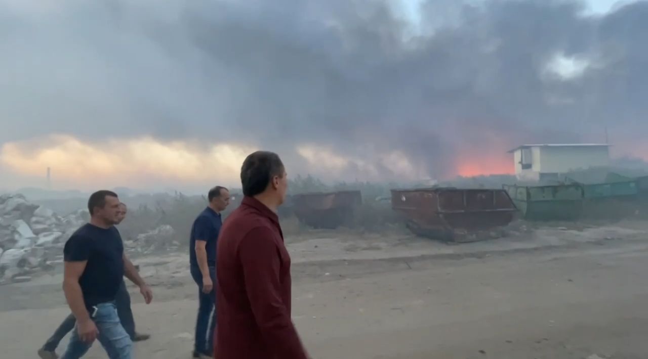 К тушению крупного пожара в Шебекино присоединились специалисты из соседних районов