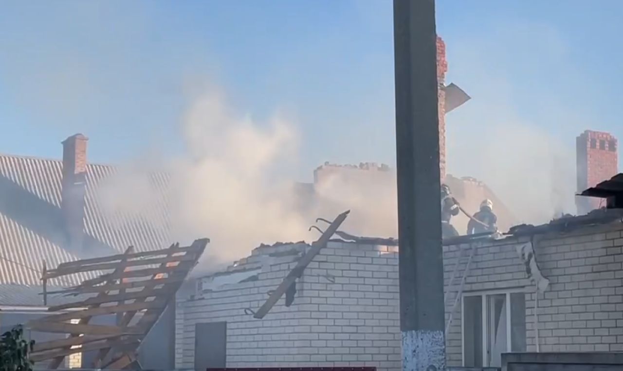 В Белгороде прогремели взрывы — пострадали дома и&nbsp;автомобили в&nbsp;спальном районе