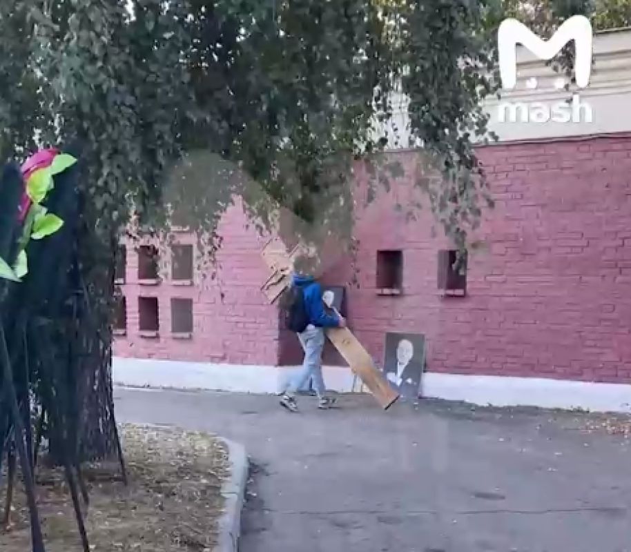 Утащил крест: неизвестный разгромил могилу Александра Маслякова (ВИДЕО)