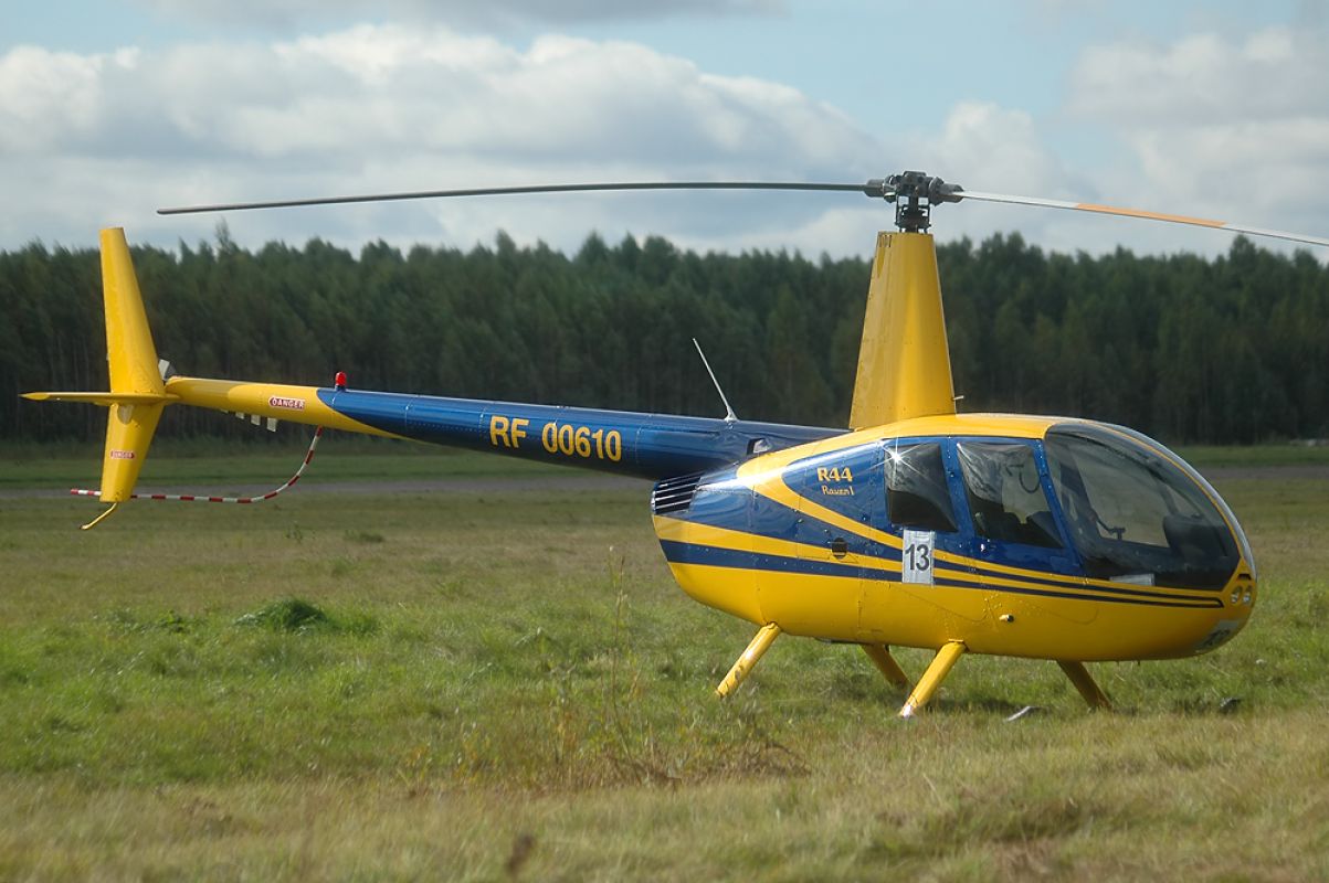 Вертолёт Robinson R44 (Заставочное фото)