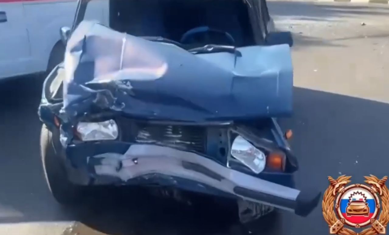 Двое взрослых и девочка-подросток пострадали в тройном столкновении в Алексеевке