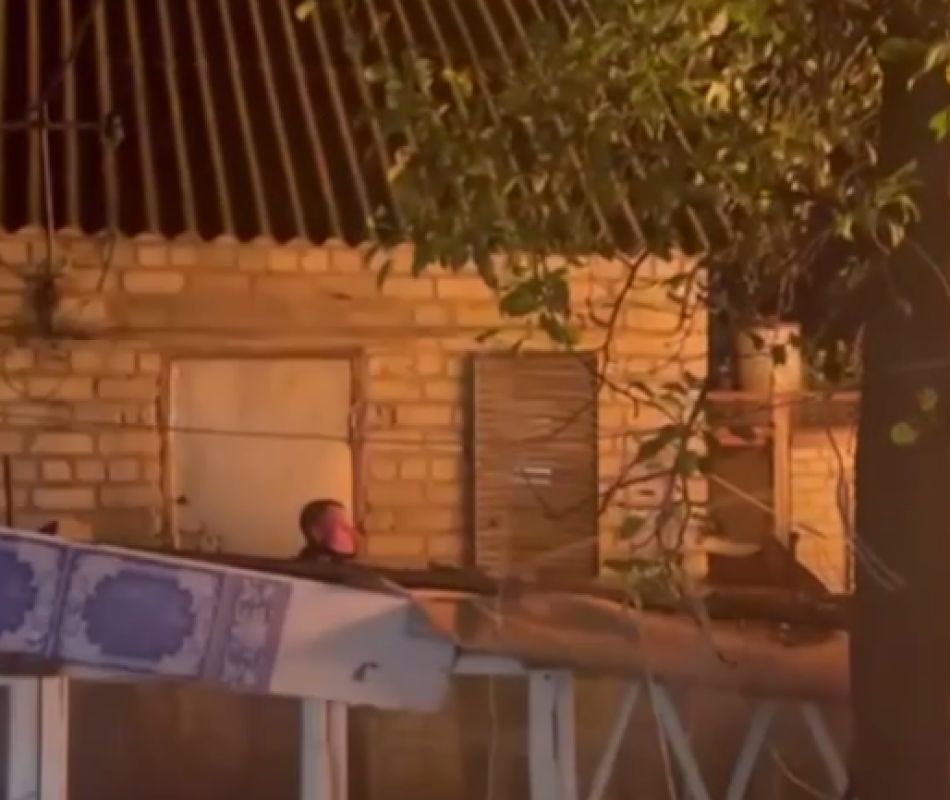 В Алексеевке инспекторы ДПС спасли супружескую пару при пожаре