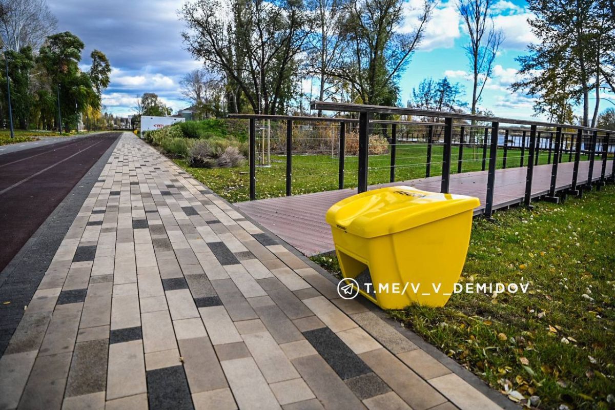 В Белгороде коммунальные машины начнут обрабатывать дороги