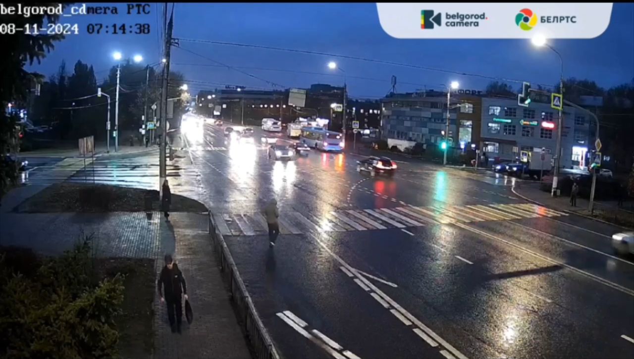 В Белгороде мужчина переходил Богданку на&nbsp;красный свет и&nbsp;попал под&nbsp;колеса внедорожника
