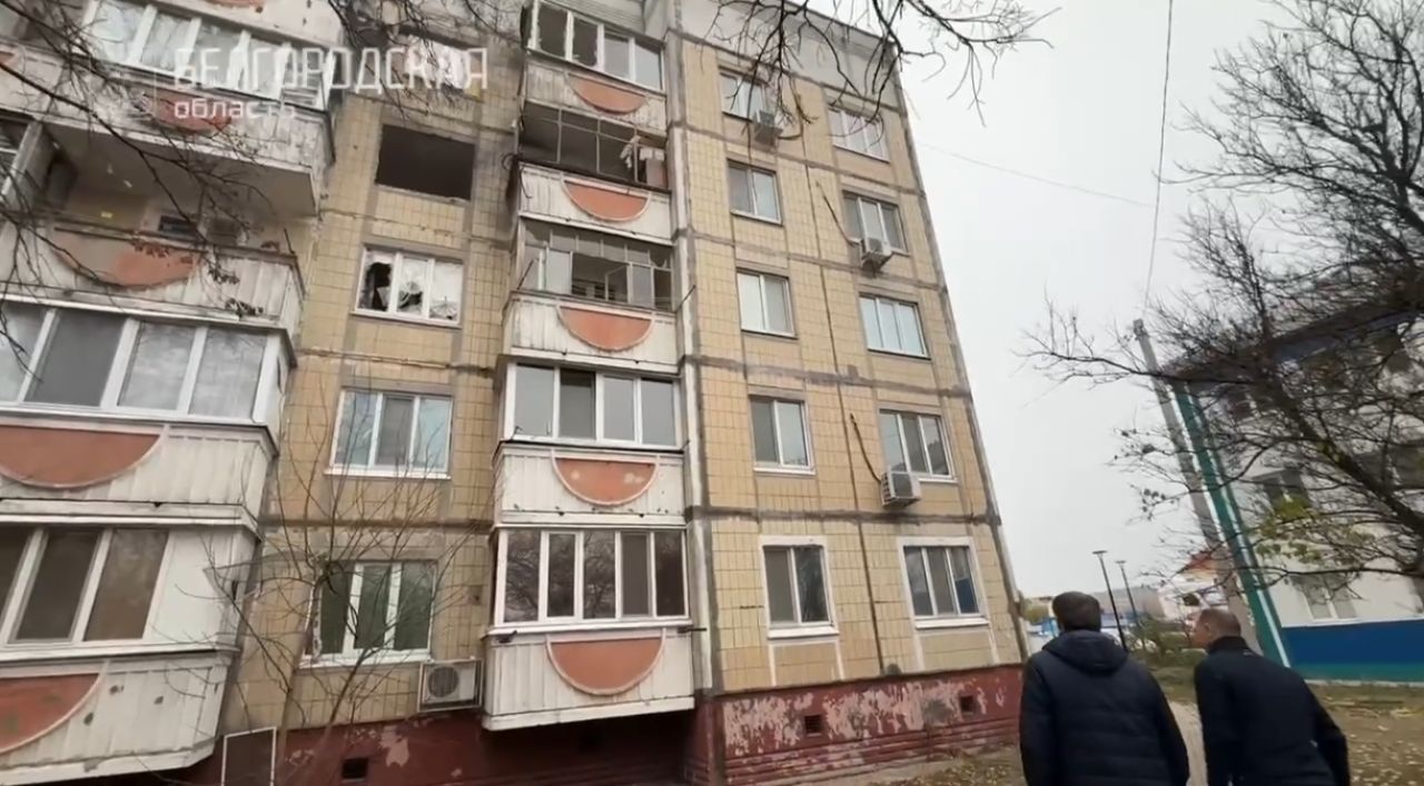 В Шебекино мужчина оказался под&nbsp;завалами после двойного удара дронов по&nbsp;многоквартирному&nbsp;дому