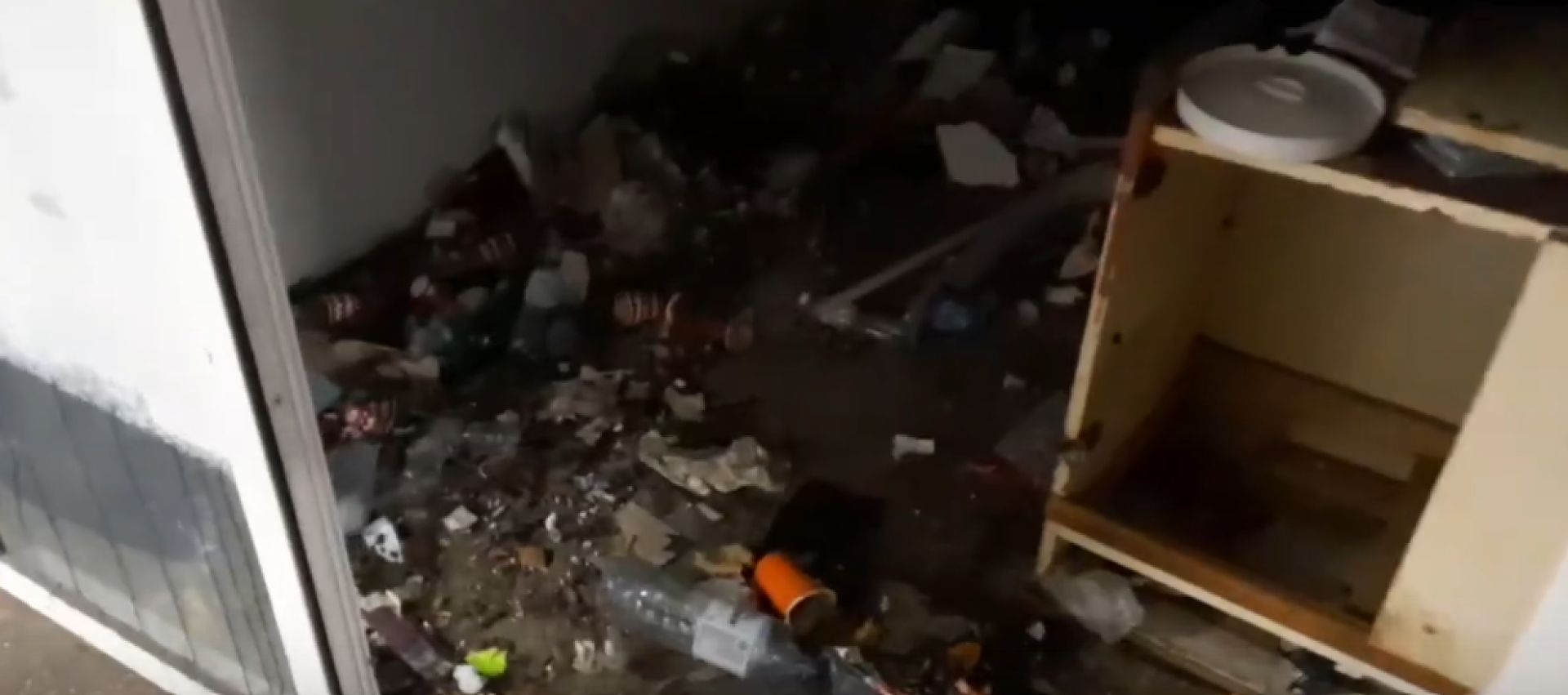 «Это бомжатник»: белгородцы возмущены состоянием подземки на «Соколе»