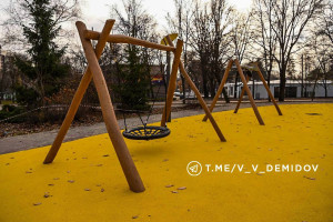 Белгородцам показали обновленную детскую площадку в Центральном парке