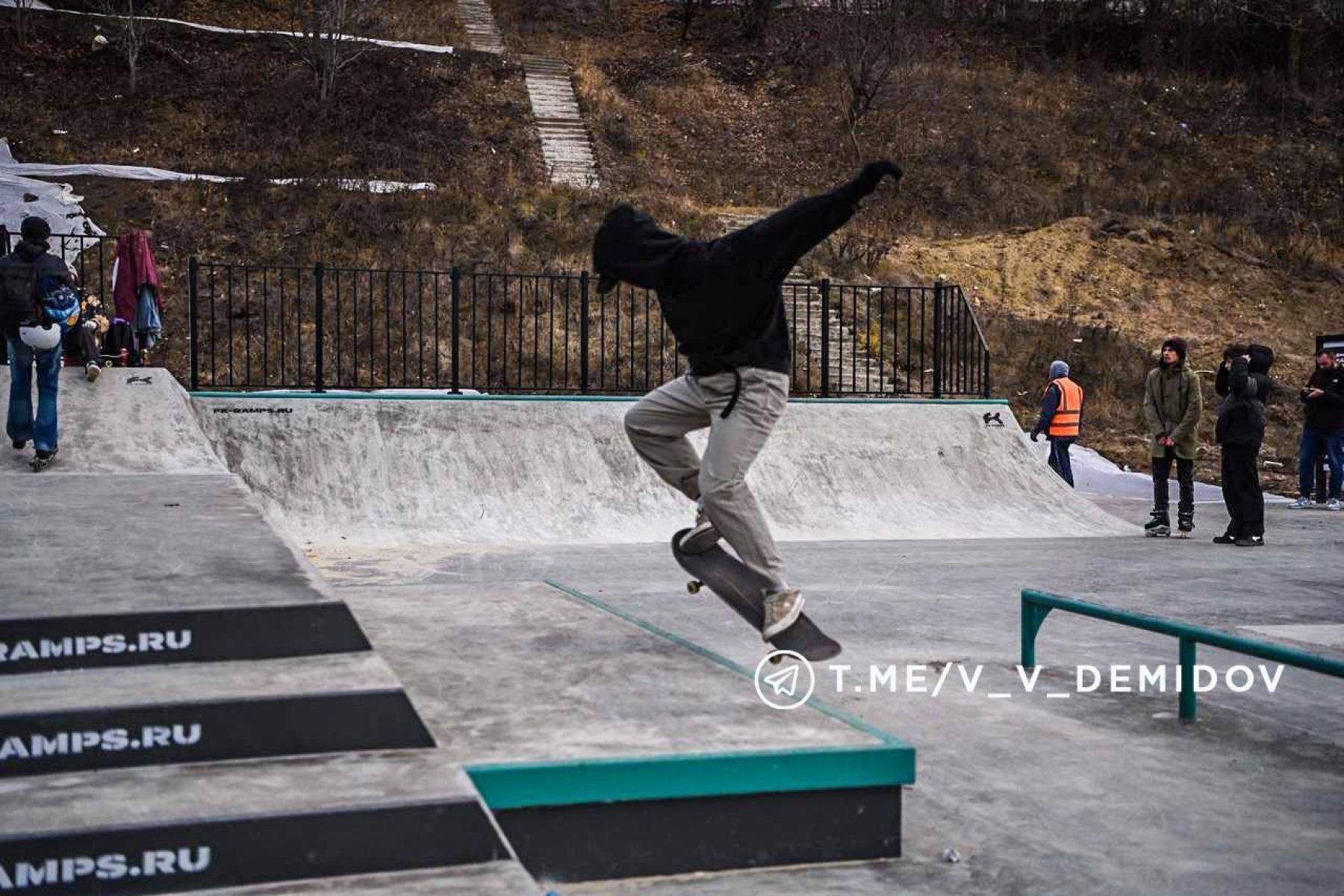 В Белгороде готовят к открытию новый скейт-парк
