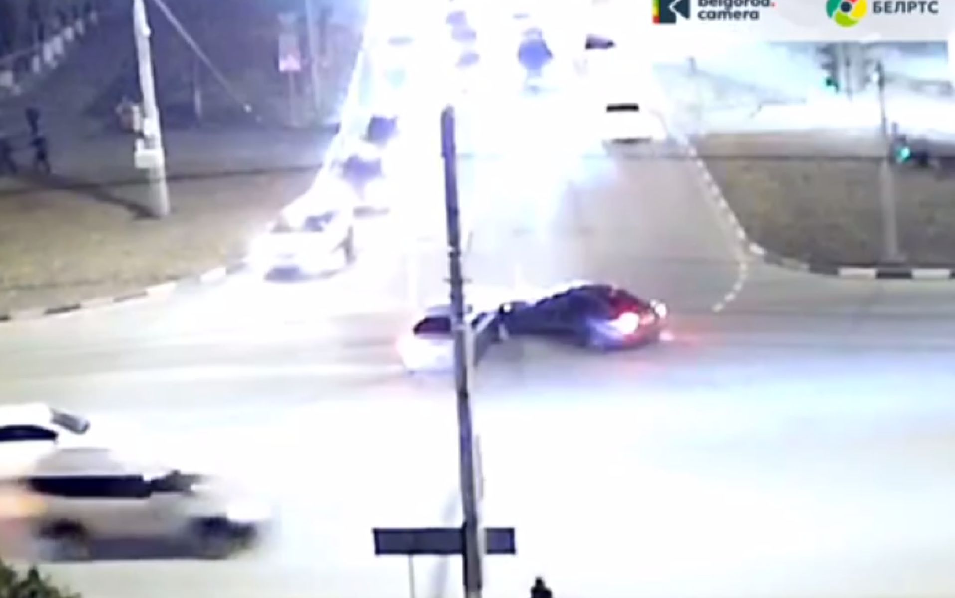 В Белгороде камера запечатлела ДТП на Харгоре