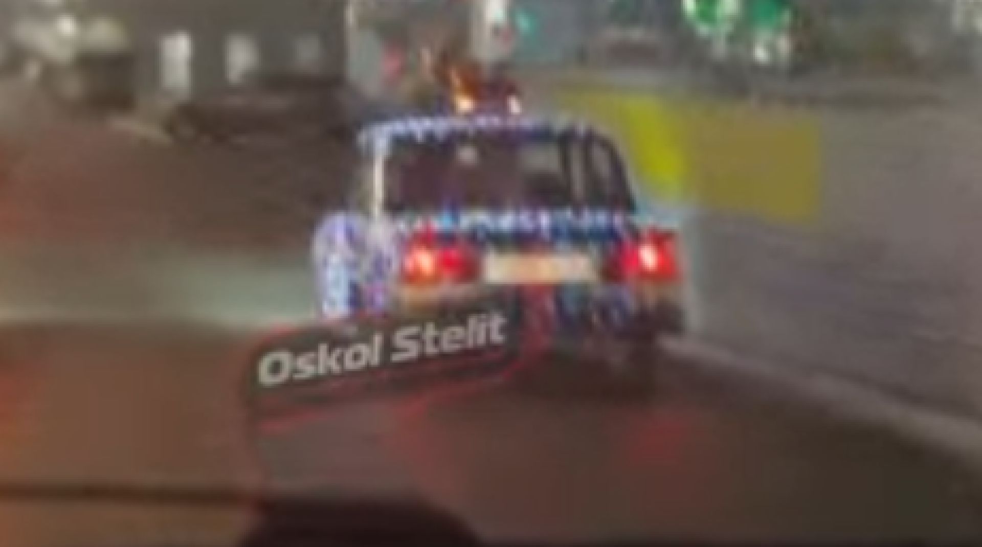 По Старому Осколу колесят праздничные «Жигули»