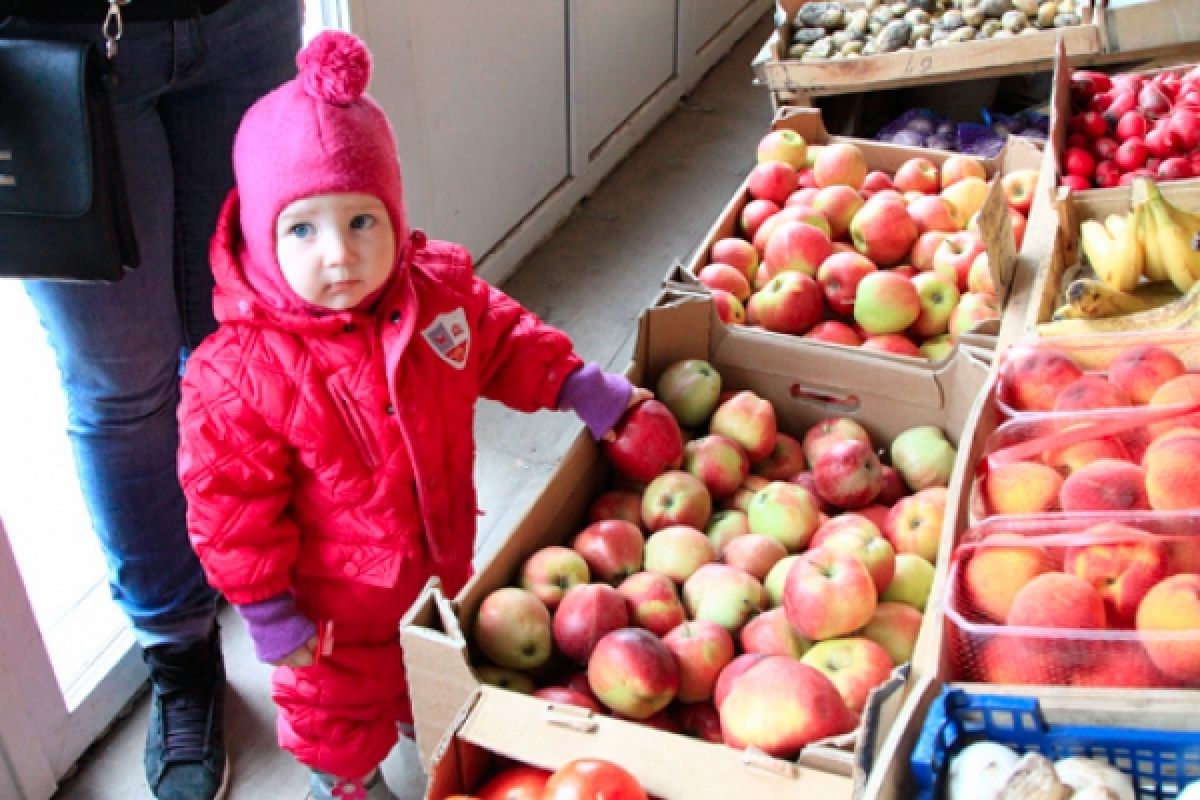 Похоже этим летом даже в разгар сезона на рынках будут в основном импортные яблоки по весьмапечальным ценам