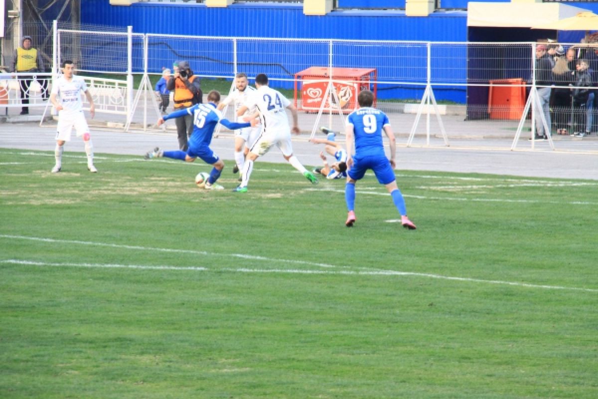 Футболисты белгородского «Энергомаша» сыграли вничью с «Сатурном»