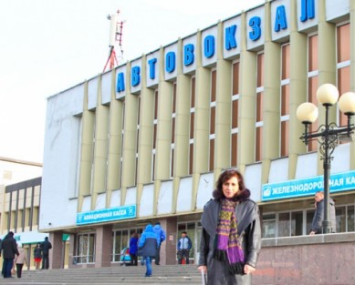 «Сказала, что всё сниму на телефон, а меня — в клетку»