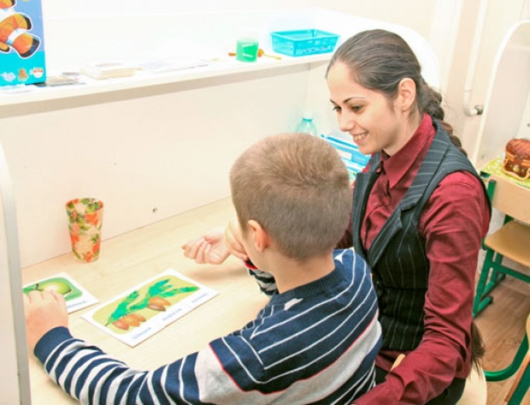 Главная задача тьютора — установить с подопечным контакт, чтобы тот радовался встречам