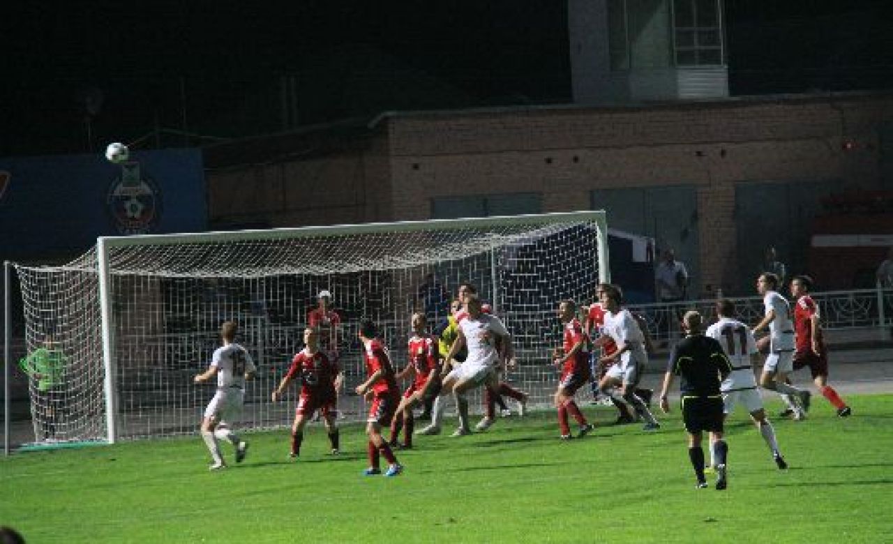 Белгородские футболисты сыграли вничью с ярославским «Шинником»