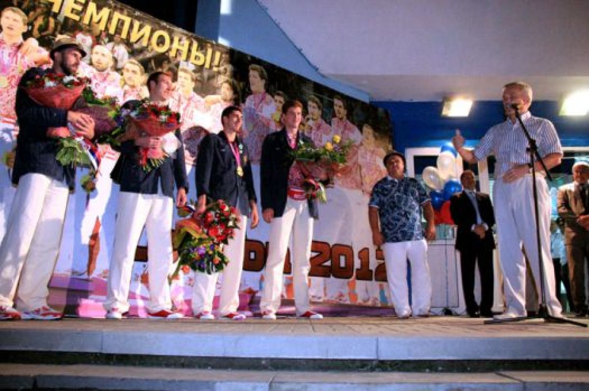 Поздравляя чемпионов, Евгений Савченко заявил, что в конечном итоге Белгород должен стать мировой столицей волейбола