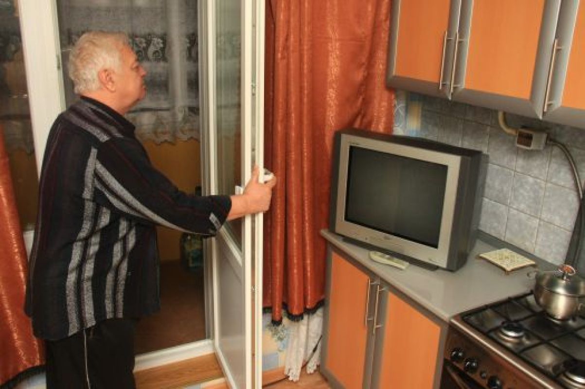 Чтобы проветрить помещение, многие в ту ночь спали даже с открытыми балконами