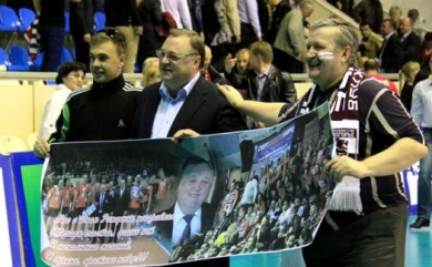 Тренеру на день рождения подарили путёвку в финал